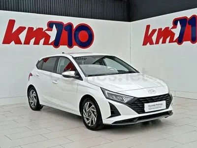 Usado Hyundai i20 100 CV (73 kW) 2024 Blanco Utilitario