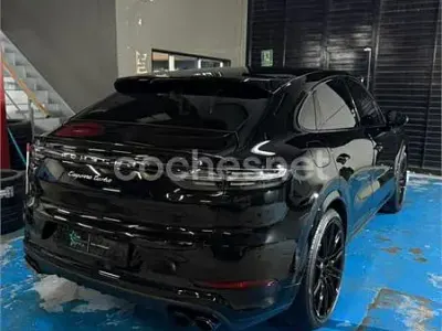 Usado Porsche Cayenne Turbo 550 CV (404 kW) 2019 Negro SUV