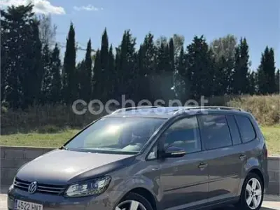 Usado VW Touran Edition 105 CV (77 kW) 2013 Gris / plata Monovolumen