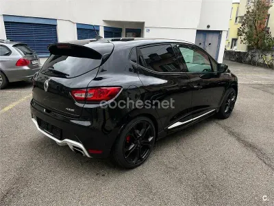 Usado Renault Clio IV 200 CV (147 kW) 2014 Negro Berlina