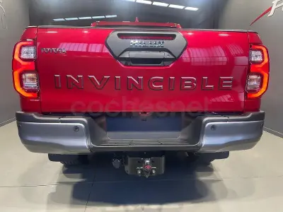 Nuevo Toyota HiLux 204 CV (150 kW) 2026 Granate Pickup/Camioneta