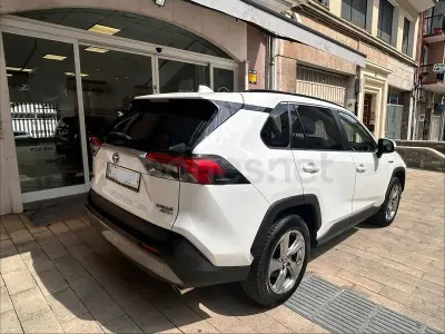 Usado Toyota RAV4 Hybrid Advance 222 CV (163 kW) 2021 Blanco SUV