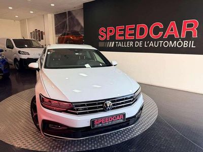 Usado VW Passat R-line 150 CV (110 kW) 2021 Blanco Familiar