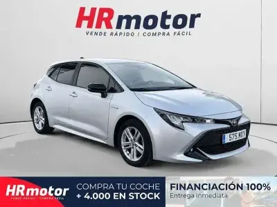 Używany Toyota Corolla Active 180 KM (132 kW) 2020 Biały Sedan/Limuzyna
