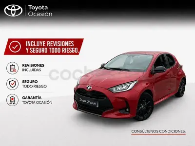Usado Toyota Yaris Hybrid Style 116 CV (85 kW) 2022 Rojo Berlina