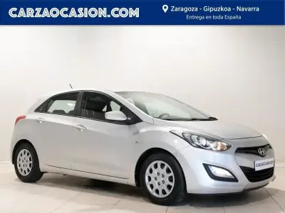 Usado Hyundai i30 90 CV (66 kW) 2013 Plateado Utilitario