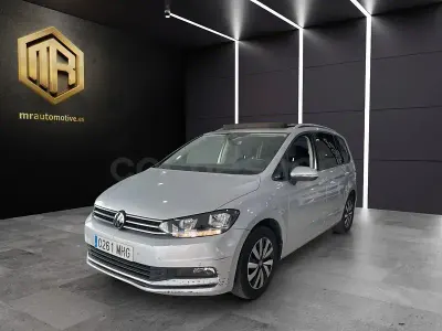 Usado VW Touran Advance 122 CV (89 kW) 2023 Gris / plata Monovolumen