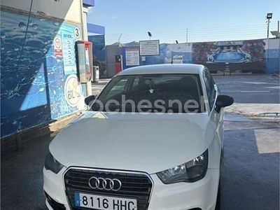 Beige Usado 2011 Audi A1 Attraction Berlina | 6000 € (Precio justo)