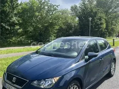 Usado Seat Ibiza Style 75 CV (55 kW) 2018 Azul Utilitario