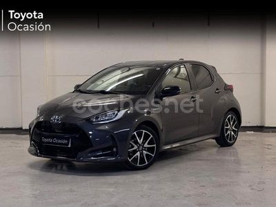 Gris / plata Usado 2021 Toyota Yaris Hybrid Style Berlina | 21.800 € (Un poco caro)