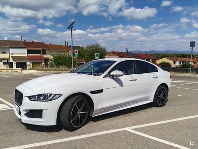 Usado Jaguar XE R-Sport 180 CV (132 kW) 2017 Blanco Berlina
