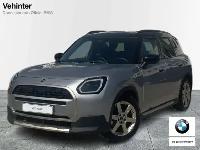 Usado Mini One Countryman Essential 150 kW (204 CV) 2025 Plateado SUV