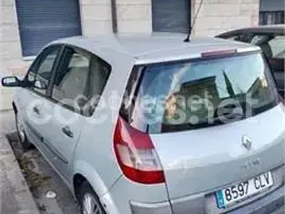Usado Renault Scénic Dynamique 120 CV (88 kW) 2003 Gris / plata Monovolumen