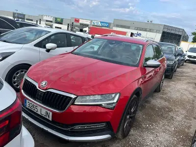 Usado Skoda Superb 272 CV (200 kW) 2020 Rojo Familiar
