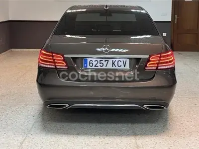 Usado Mercedes E220 Avantgarde 170 CV (125 kW) 2015 Marrón Berlina