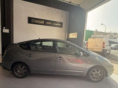 Usado Toyota Prius 112 CV (82 kW) 2005 Gris / plata Utilitario