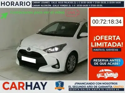 Usado Toyota Yaris Hybrid Active 116 CV (85 kW) 2022 Blanco Berlina