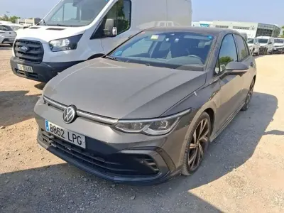 Usado VW Golf VII R-line 150 CV (110 kW) 2021 Gris Utilitario