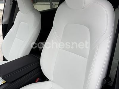 Eléctrico Usado 2024 Tesla Model Y RWD SUV | 39.500 € (Caro)