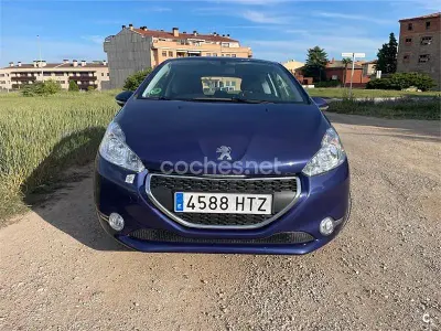Usado Peugeot 208 Access 82 CV (60 kW) 2013 Azul Utilitario