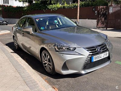 Lexus IS300h