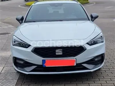 Usado Seat Leon FR 110 CV (80 kW) 2024 Blanco Familiar