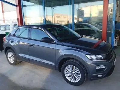 Usado VW T-Roc Advance 116 CV (85 kW) 2021 Gris SUV