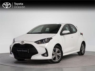 Usado Toyota Yaris Hybrid Active 116 CV (85 kW) 2024 Blanco classic