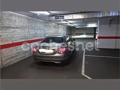 Usado Mercedes E220 Avantgarde 170 CV (125 kW) 2015 Gris / plata Berlina
