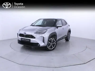 Usado Toyota Yaris Cross Plus 116 CV (85 kW) 2022 Gris / plata SUV