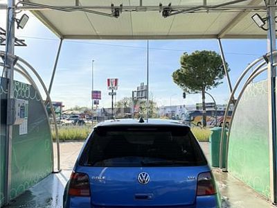 Usado VW Golf IV Highline 115 CV (84 kW) 2002 Azul Familiar