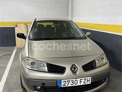 Usado Renault Mégane II Dynamique 85 CV (62 kW) 2008 Amarillo Berlina