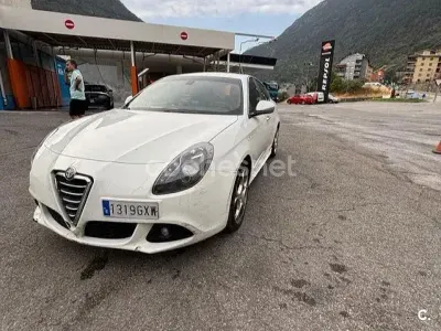 Usado Alfa Romeo Giulietta Distinctive 140 CV (102 kW) 2010 Blanco Utilitario