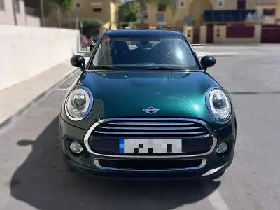 Usado Mini Cooper D 116 CV (85 kW) 2017 Verde Utilitario