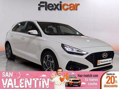 Usado Hyundai i30 120 CV (88 kW) 2024 Blanco Berlina