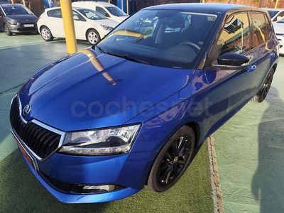 Usado Skoda Fabia Ambition 95 CV (69 kW) 2021 Azul Berlina