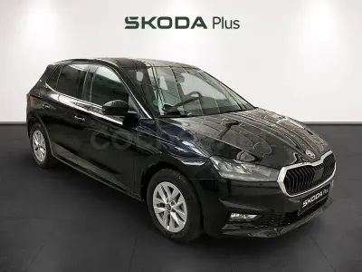 Usado Skoda Fabia Selection 95 CV (69 kW) 2025 Negro Utilitario