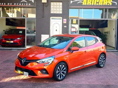Usado Renault Clio V Zen 100 CV (73 kW) 2020 Naranja Berlina