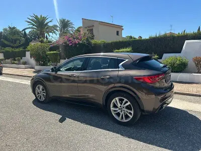 Usado Infiniti Q30 Premium 109 CV (80 kW) 2016 Marrón Berlina