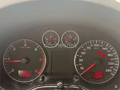 Usado Audi A3 Attraction 105 CV (77 kW) 2006 Gris / plata Utilitario