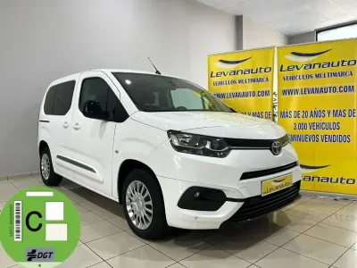Usado Toyota Proace City City 100 CV (73 kW) 2021 Blanco Monovolumen