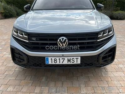 Gris / plata Usado 2024 VW Touareg R-line SUV | 74.500 € (Precio justo)