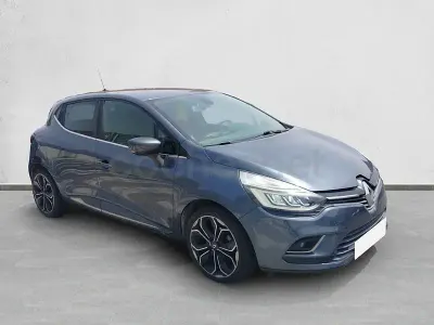 Usado Renault Clio IV Zen 90 CV (66 kW) 2018 Gris / plata Berlina