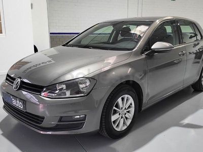 Usado VW Golf VII Business 105 CV (77 kW) 2015 Gris / plata Berlina