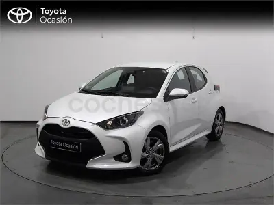 Usado Toyota Yaris Hybrid Active 116 CV (85 kW) 2025 Blanco Berlina