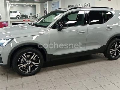 Gris / plata Usado 2024 Volvo XC40 Plus SUV | 34.700 € (Precio justo)
