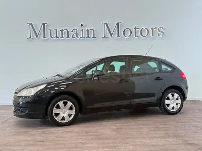 Usado Citroën C4 92 CV (67 kW) 2007 Negro Berlina