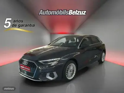 Usado Audi A3 Comfort 110 CV (80 kW) 2023 Gris Berlina
