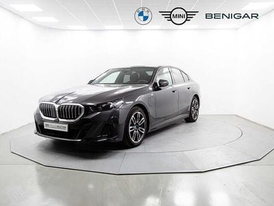 Gris / plata Usado 2025 BMW 530e Comfort Edition Berlina | 63.900 € (Precio justo)