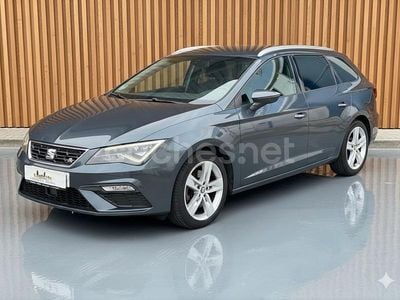 Usado Seat Leon FR 150 CV (110 kW) 2020 Gris / plata Familiar